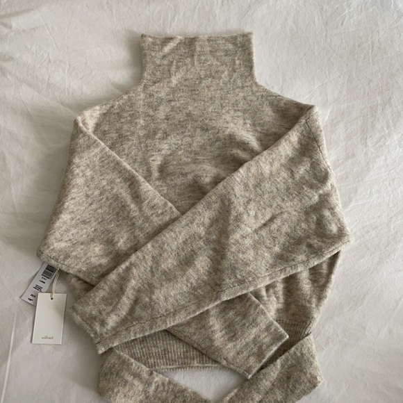 Aritzia Lorin Sweater - Picture 3 of 3